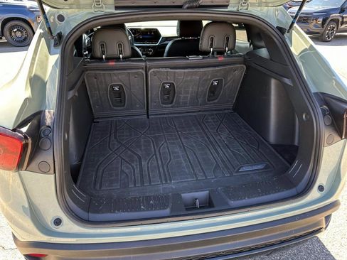 Certified 2024 Chevrolet Trax RS w/ Driver Confidence Package image 10