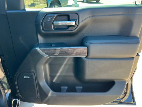 Used 2022 Chevrolet Silverado 1500 LTZ w/ LTZ Premium Package image 23