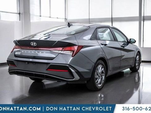 Used 2024 Hyundai Elantra SEL image 37
