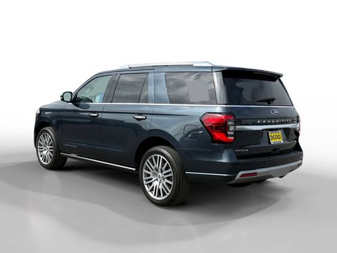 Used 2022 Ford Expedition Platinum AWD/4WD image 3