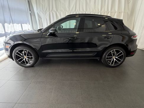 Certified 2026 Porsche Macan AWD/4WD image 2
