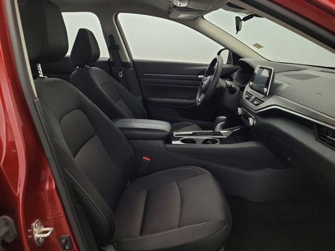Used 2024 Nissan Altima 2.5 SV FWD image 21