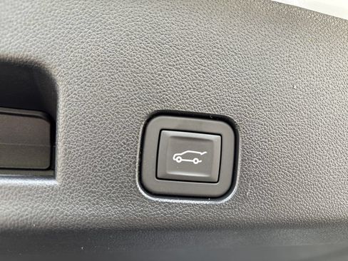 New 2026 GMC Acadia Denali Ultimate w/ LPO, Floor Liner Package AWD/4WD image 48