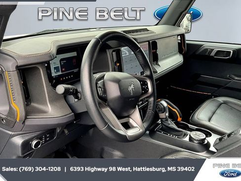 Used 2024 Ford Bronco Badlands image 12