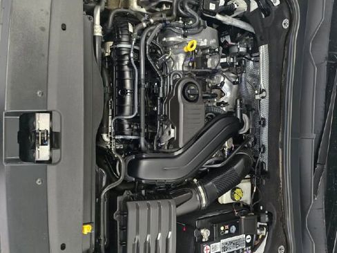 Used 2022 Volkswagen Taos S image 10