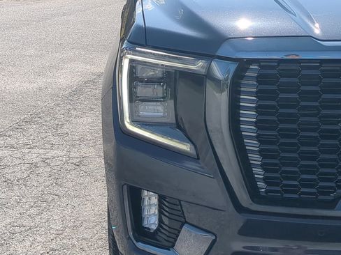 Used 2023 GMC Yukon XL Denali Ultimate image 8