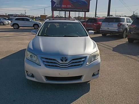 Used 2010 Toyota Camry XLE image 8