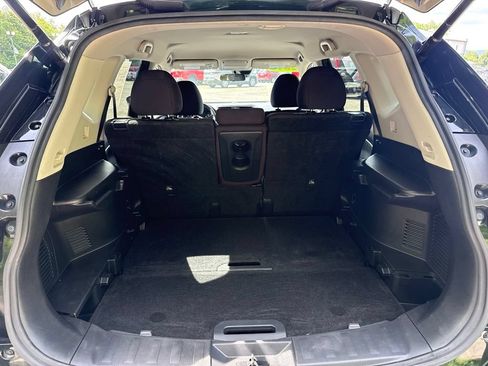 Used 2019 Nissan Rogue SV FWD image 8
