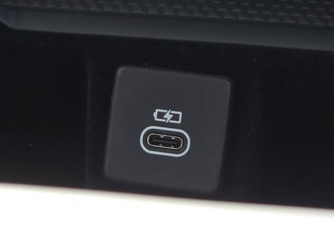 New 2025 Land Rover Range Rover SE image 11