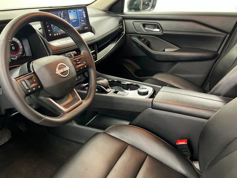 Used 2026 Nissan Rogue SL AWD/4WD image 16