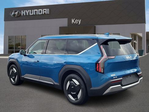 Used 2024 Kia EV9 Wind image 5