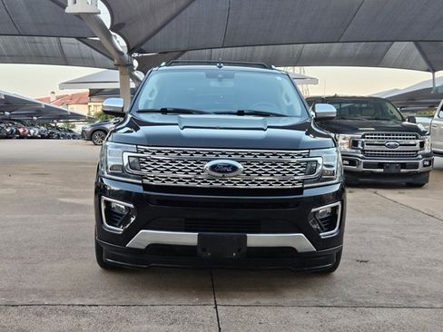 Used 2018 Ford Expedition Platinum RWD image 2