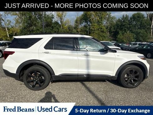 Used 2023 Ford Explorer ST-Line w/ Class IV Trailer Tow Package AWD/4WD image 11