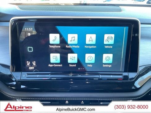 Used 2025 Volkswagen Atlas Cross Sport SE image 17