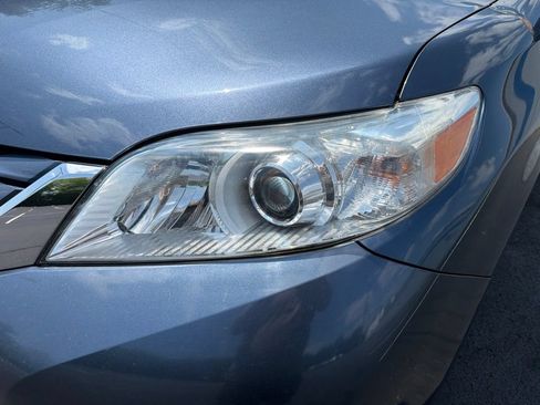 Used 2016 Toyota Sienna LE FWD image 9