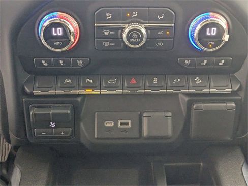 Used 2022 GMC Sierra 1500 AT4 w/ AT4 Premium Package image 24