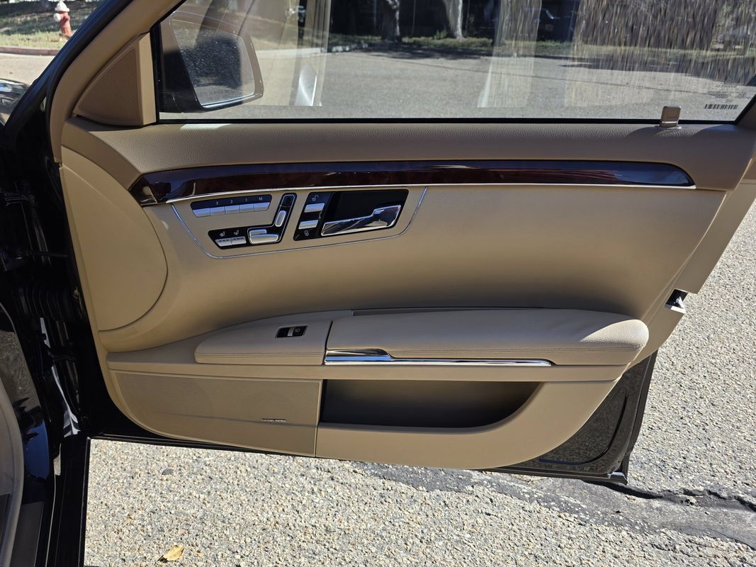 Used 2012 Mercedes-Benz S 550 4MATIC image 22