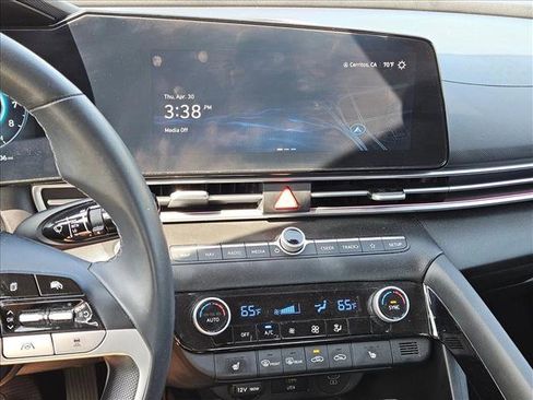 Used 2024 Hyundai Elantra Limited FWD image 13
