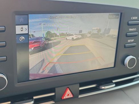 Used 2025 Hyundai Elantra Blue image 22