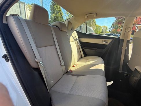 Used 2014 Toyota Corolla image 23