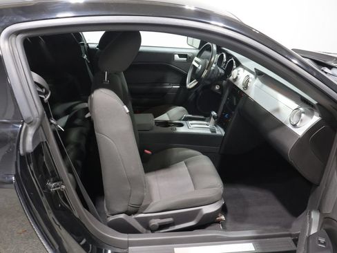 Used 2009 Ford Mustang Coupe RWD image 19