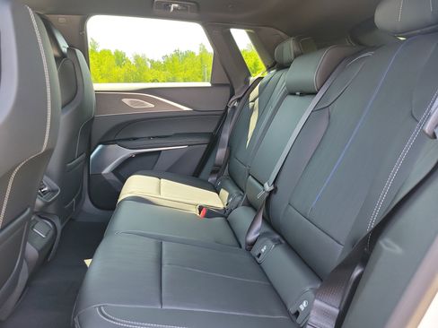 New 2025 Cadillac Lyriq Sport image 16