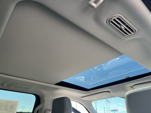 Used 2025 Ford Expedition Active AWD/4WD image 42