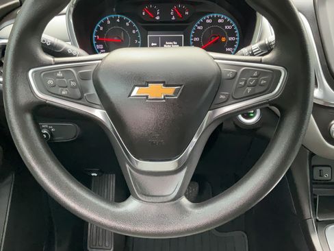 Used 2018 Chevrolet Equinox LS FWD image 15