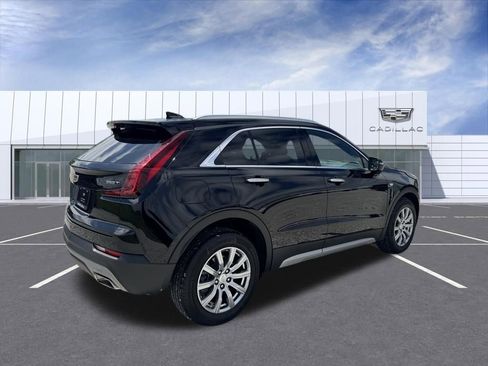 Certified 2023 Cadillac XT4 Premium Luxury FWD image 3