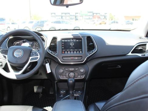 Used 2022 Jeep Cherokee Latitude w/ Sun & Sound Group AWD/4WD image 21
