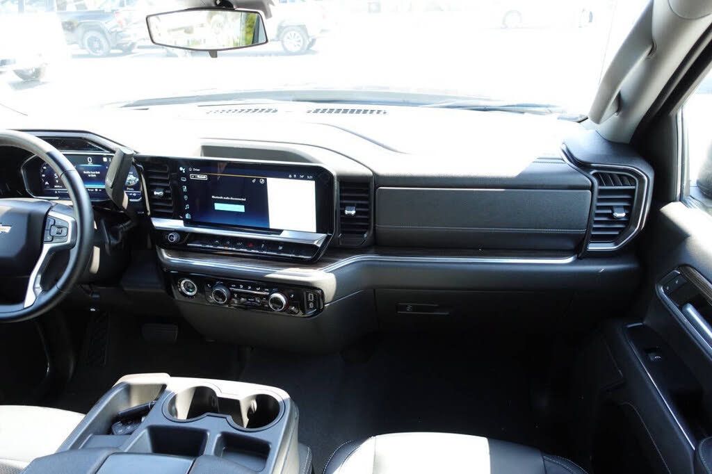 Used 2023 Chevrolet Silverado 1500 LT AWD/4WD image 39