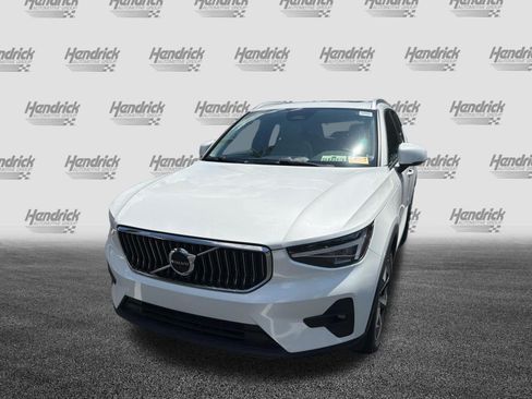 Used 2023 Volvo XC40 B5 Plus w/ Protection Package Premier AWD/4WD image 6
