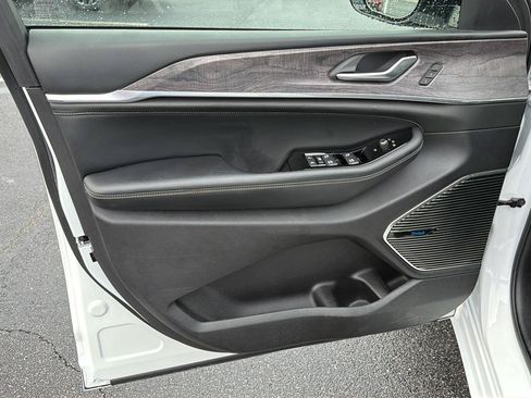 Used 2023 Jeep Grand Cherokee L Overland w/ Rear Seat Video Group I AWD/4WD image 19