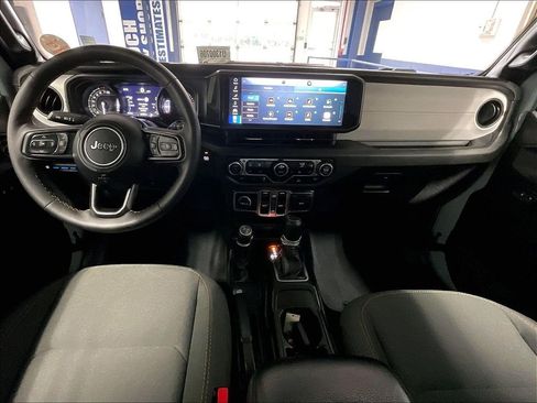 Used 2024 Jeep Wrangler Unlimited w/ Convenience Group AWD/4WD image 21
