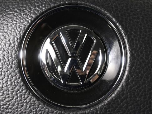 Used 2017 Volkswagen Jetta SEL FWD image 35