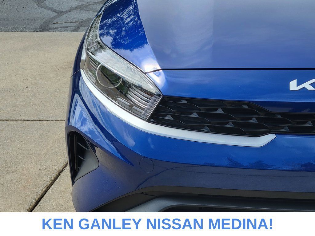 Used 2023 Kia Forte LXS w/ LXS Technology Package FWD image 9