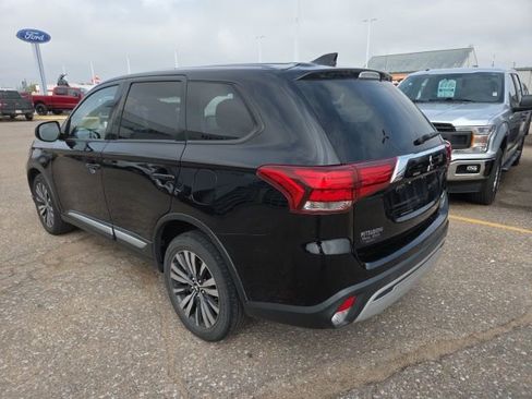 Used 2019 Mitsubishi Outlander ES image 3