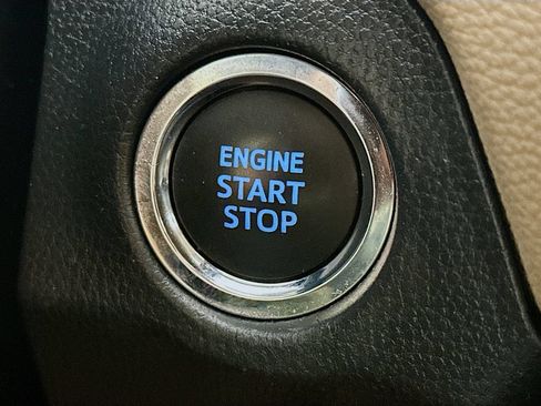 Used 2022 Toyota RAV4 XLE FWD image 23