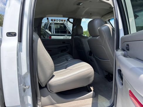Used 2007 Chevrolet Silverado 2500 LT w/ Heavy-Duty Power Package AWD/4WD image 25