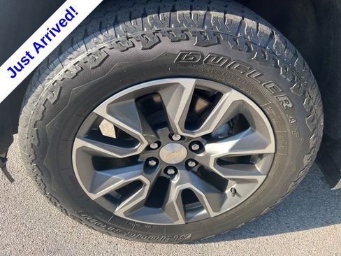 Used 2023 Chevrolet Silverado 1500 LT AWD/4WD image 10