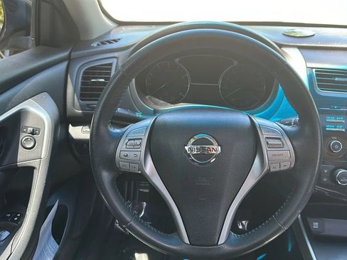 Used 2015 Nissan Altima 2.5 SV w/ Convenience Package FWD image 29