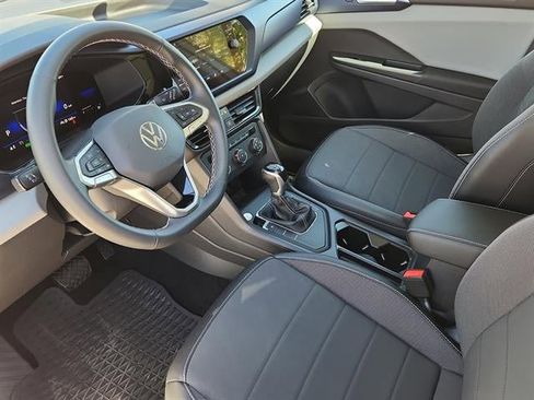 Used 2022 Volkswagen Taos SE FWD image 8