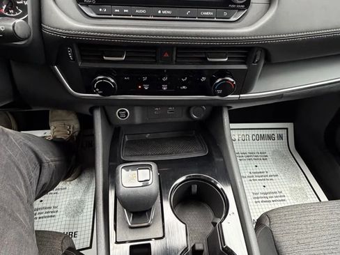 Used 2021 Nissan Rogue S image 23