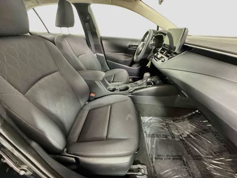 Certified 2025 Toyota Corolla LE FWD image 27
