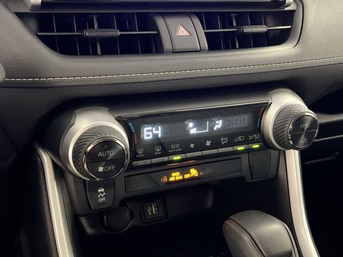 Used 2025 Toyota RAV4 LE image 21