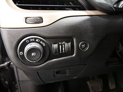 Used 2014 Jeep Cherokee Latitude w/ Comfort/Convenience Group image 11