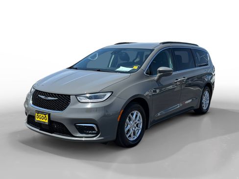 Used 2022 Chrysler Pacifica Touring-L FWD image 1