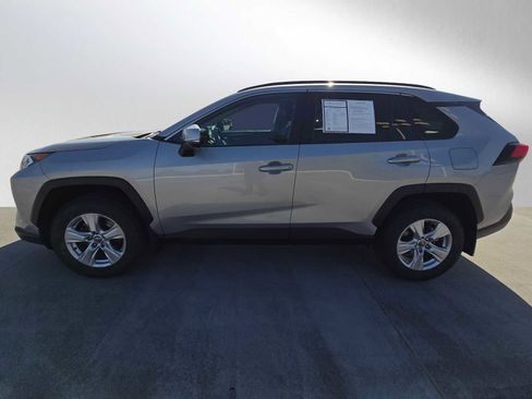 Certified 2020 Toyota RAV4 XLE w/ XLE Grade Weather Package AWD/4WD image 6