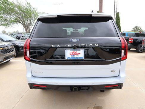 New 2026 Ford Expedition Active AWD/4WD image 25