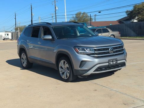 Used 2021 Volkswagen Atlas SE image 3